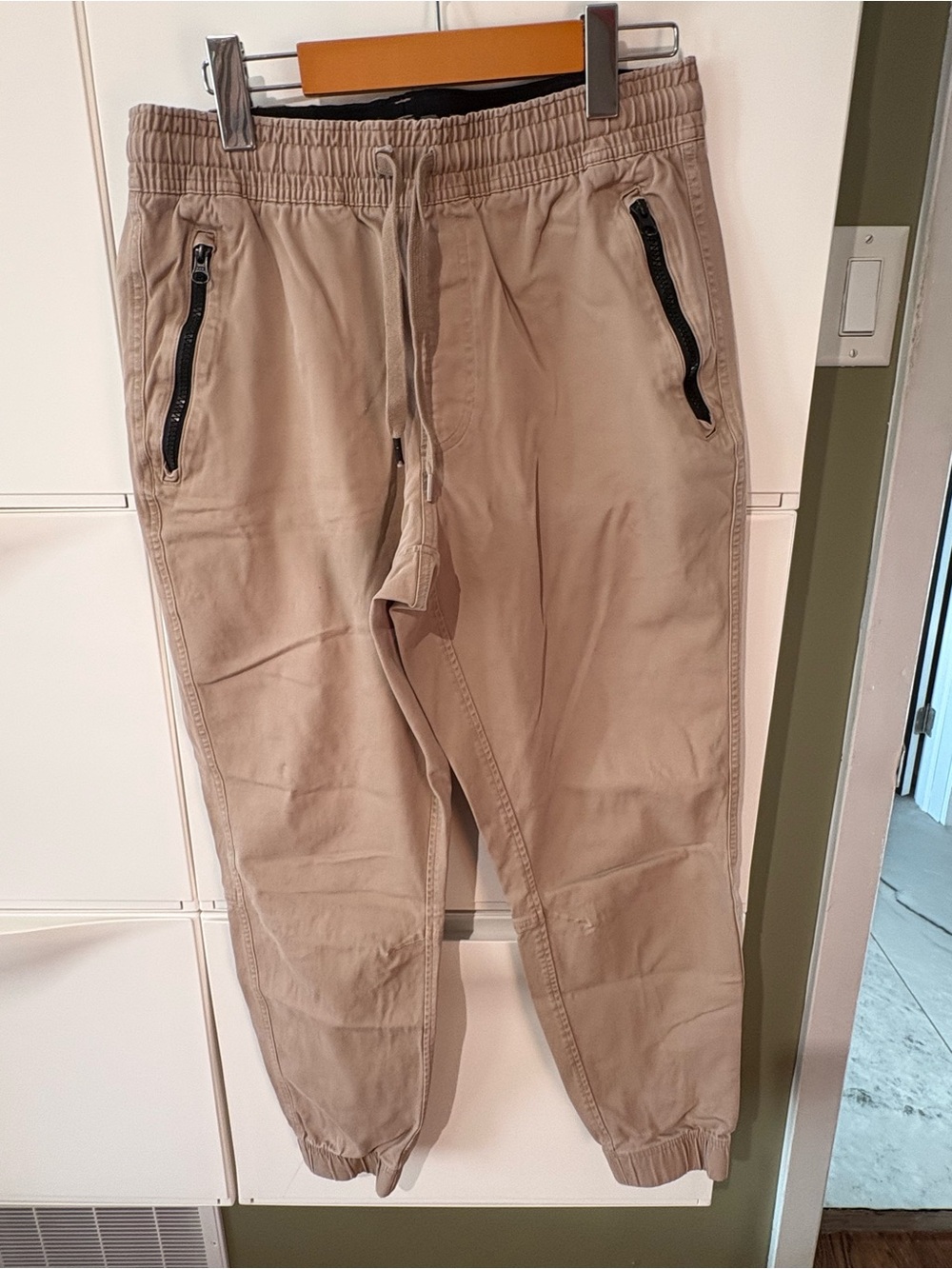 Under Armour Men's Khaki Drawstring Joggers with Zip Pockets